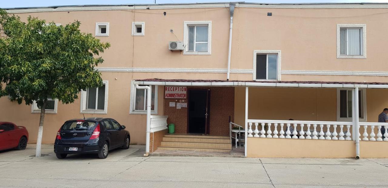 רוסטאבי Hotel Selika מראה חיצוני תמונה