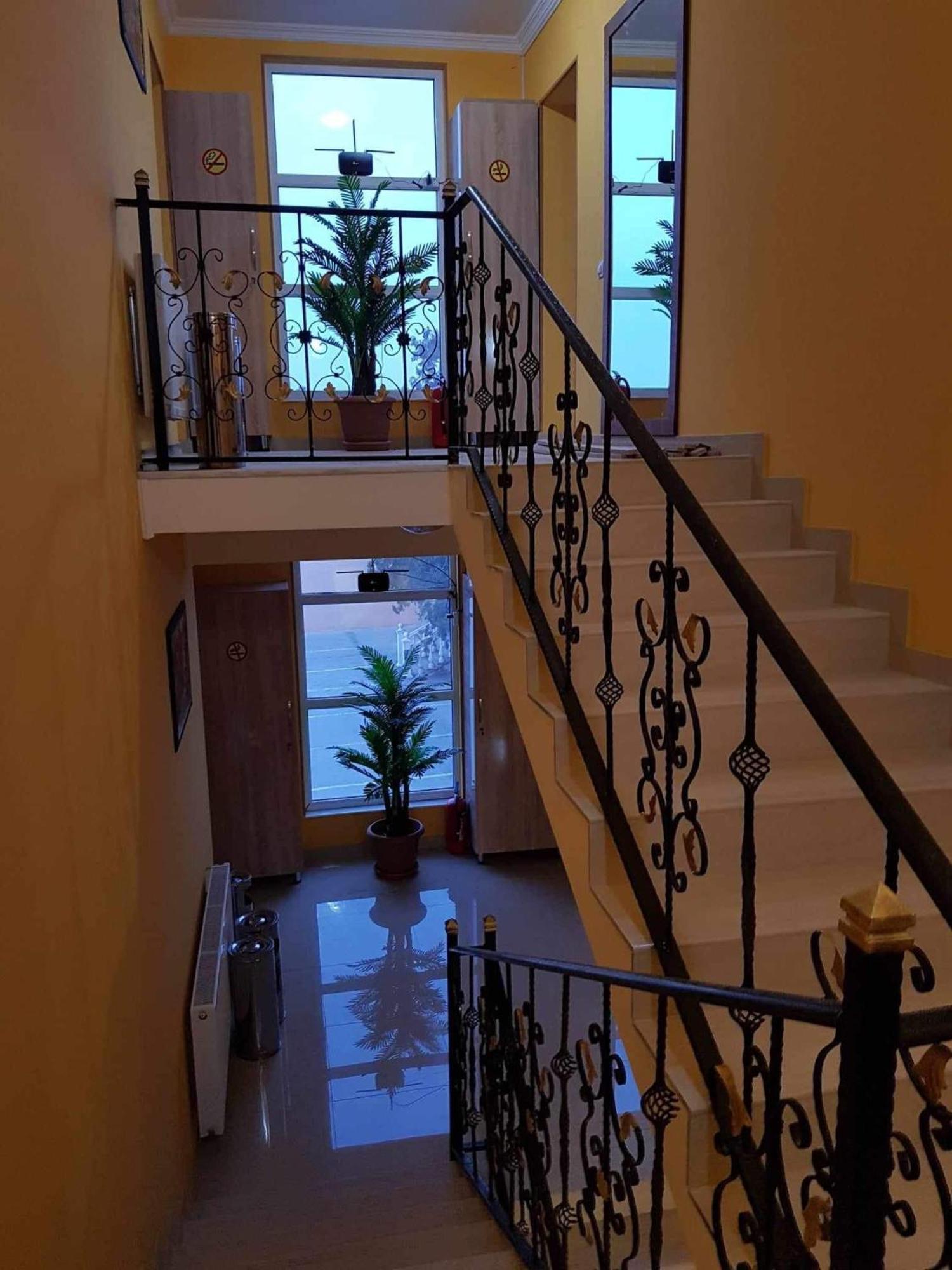 רוסטאבי Hotel Selika מראה חיצוני תמונה