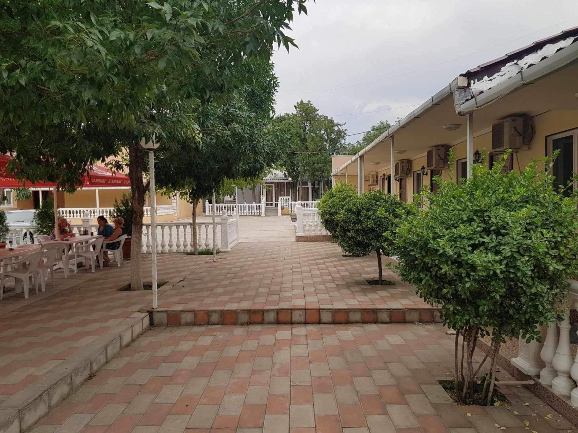 רוסטאבי Hotel Selika מראה חיצוני תמונה